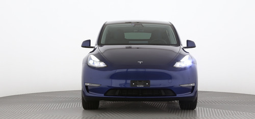 Foto de Front view exterior of the car Tesla Model Y do Stock