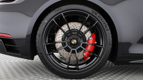 Porsche 911 Carrera 4 GTS