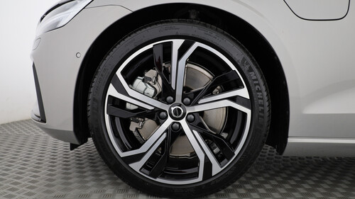 Volvo V60 T8 Ultra Dark
