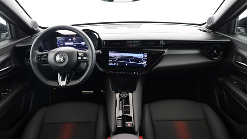 Alfa Romeo Junior Ibrida Q4