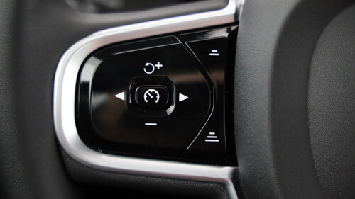 Volvo XC60 B5 R-Design